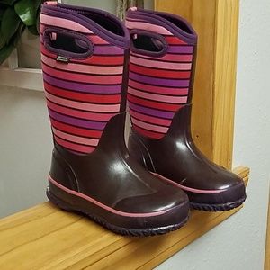 Little Girls bogs size 13 excellent condition.